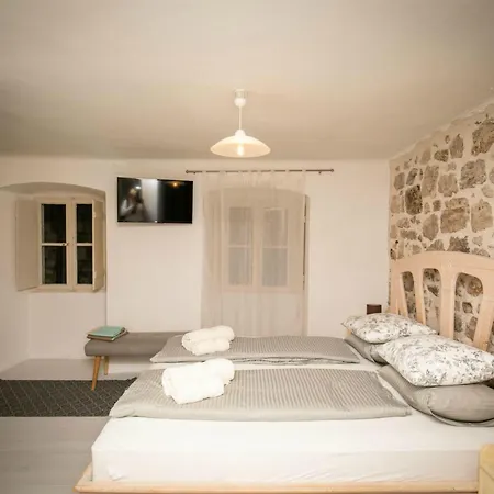 Epidaurus Πανσιόν
